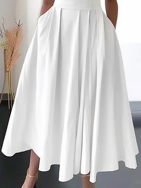 FallStil® - White fold-over collar maxi dress with deep V-neck and pleats