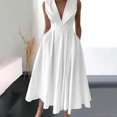 FallStil® - White fold-over collar maxi dress with deep V-neck and pleats