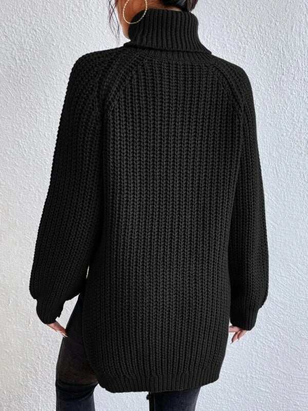 BlütenBliss® - Black long-sleeved turtleneck sweater with ribbed surface