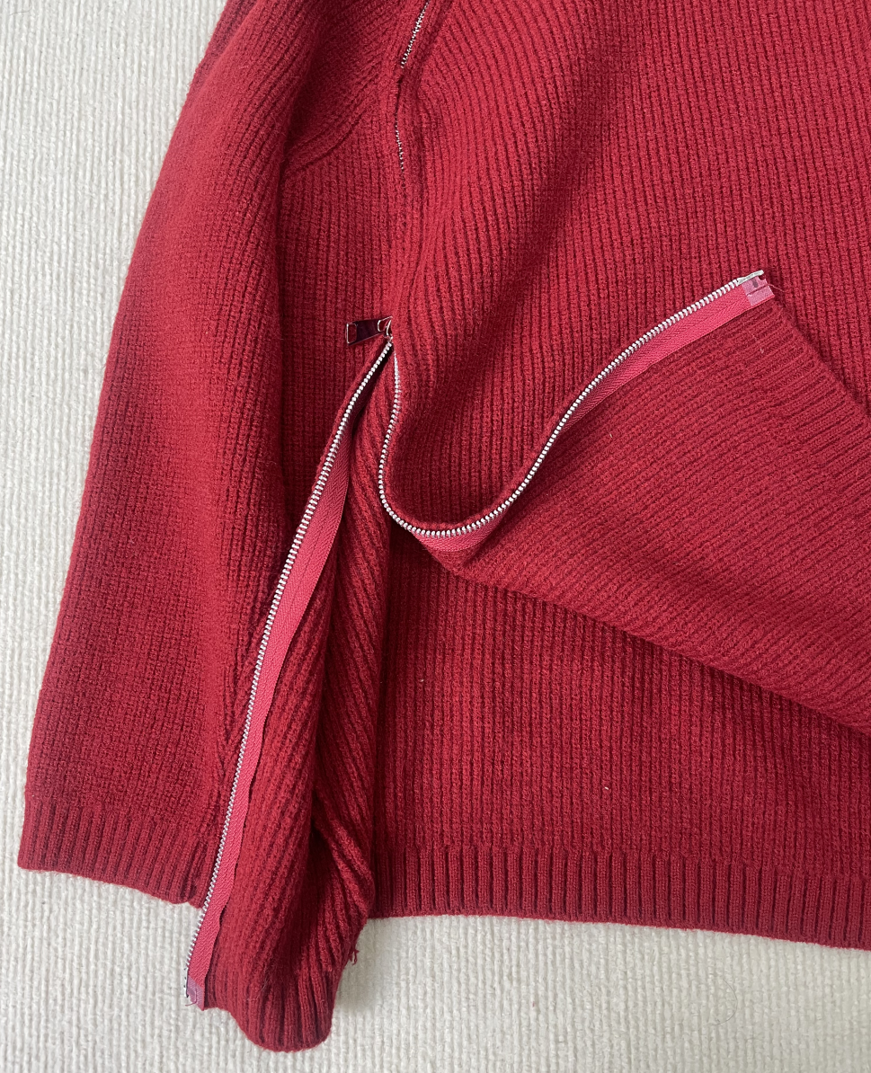 FallStil® - Red solid color high neck sweater