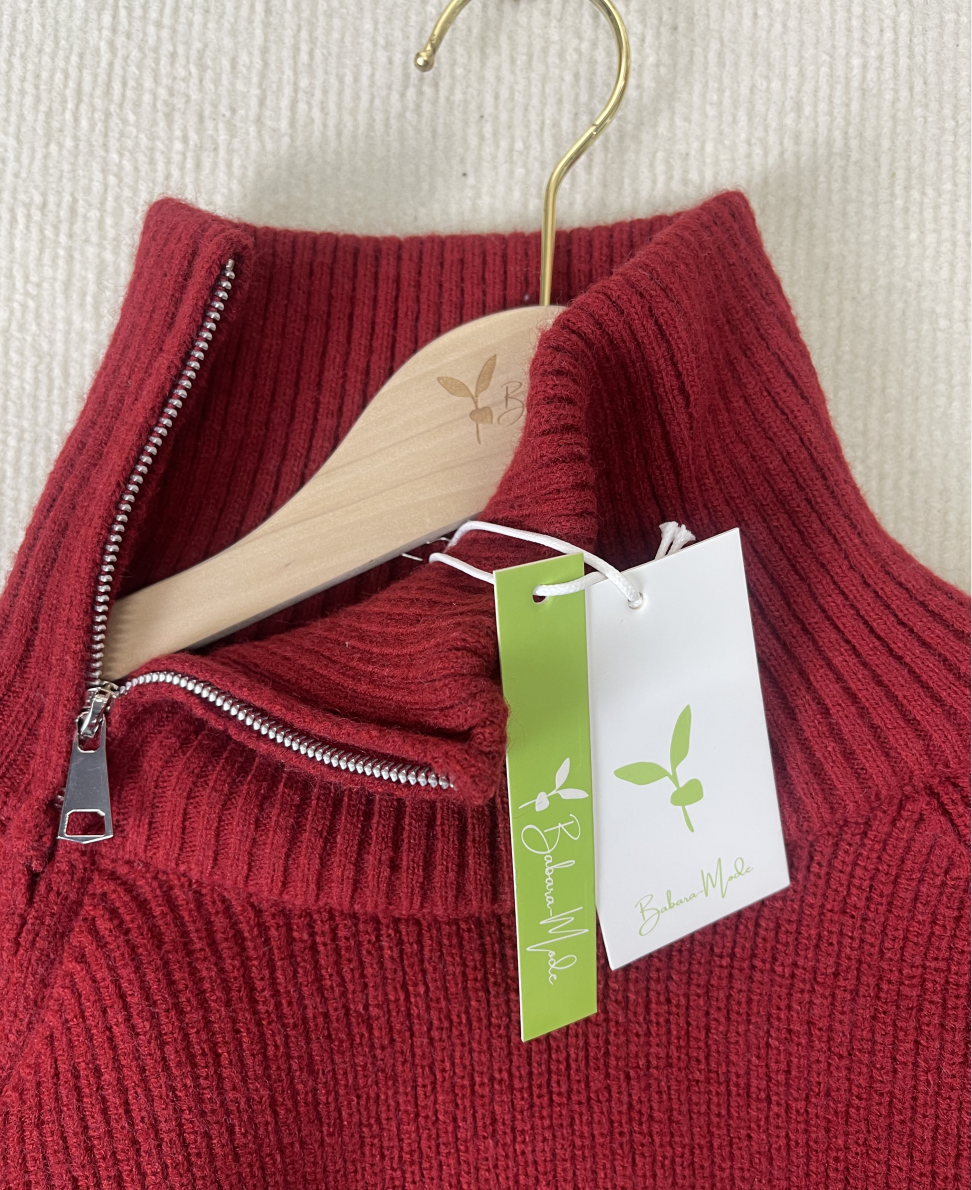 FallStil® - Red solid color high neck sweater