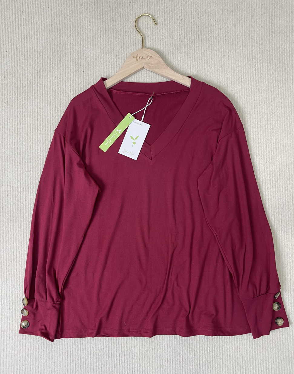 FallStil® - Red solid color long sleeve V-neck top