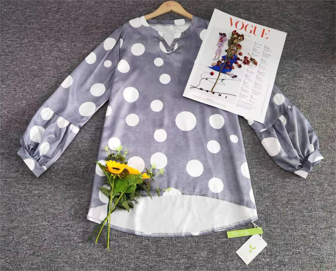 Even&amp;Vil® - Modern white dotted relaxed grey blouse tunic top