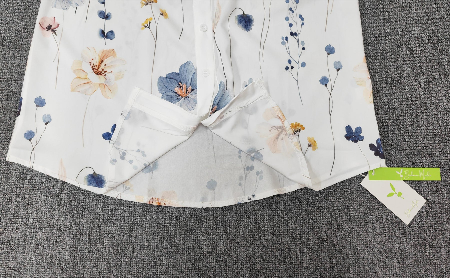 SpringStil® - Short sleeve top with eyelet lace and garden floral print