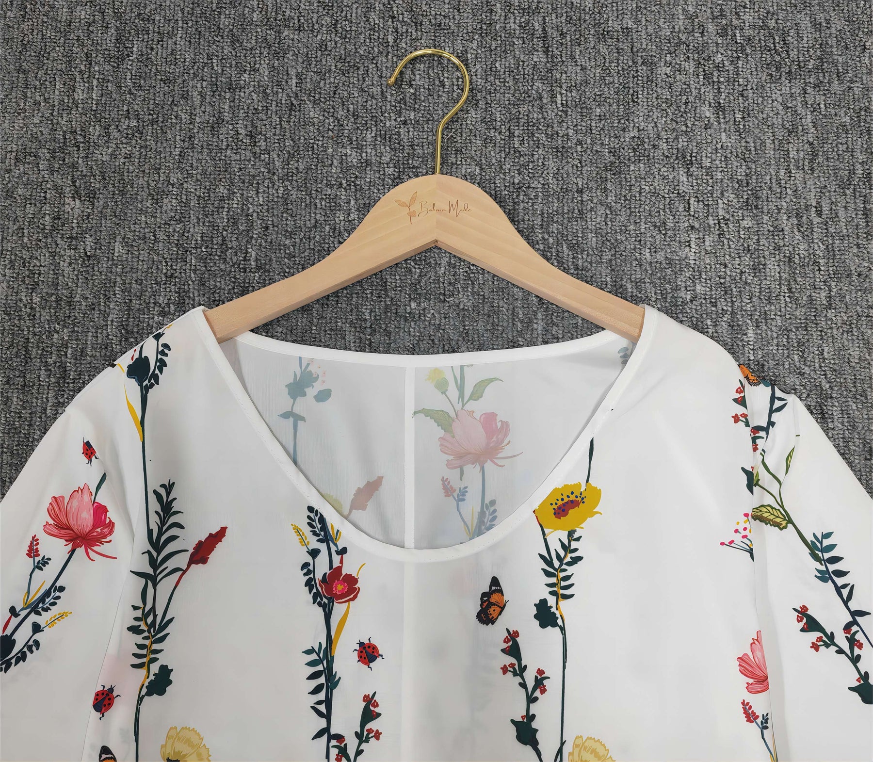 Naturlux® - Breezy Plant V-neck top