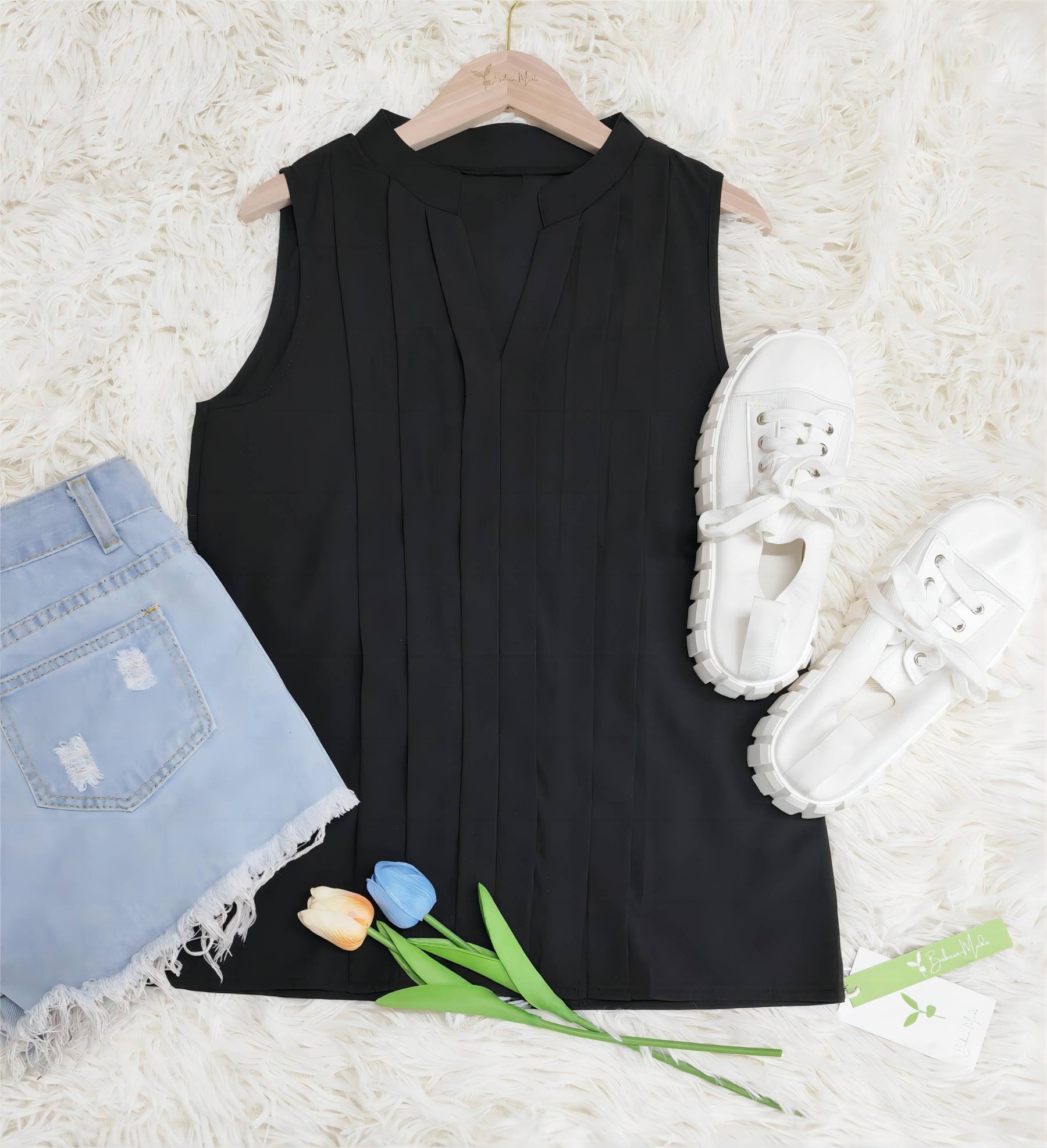 Naturlux® - Black sleeveless plain top