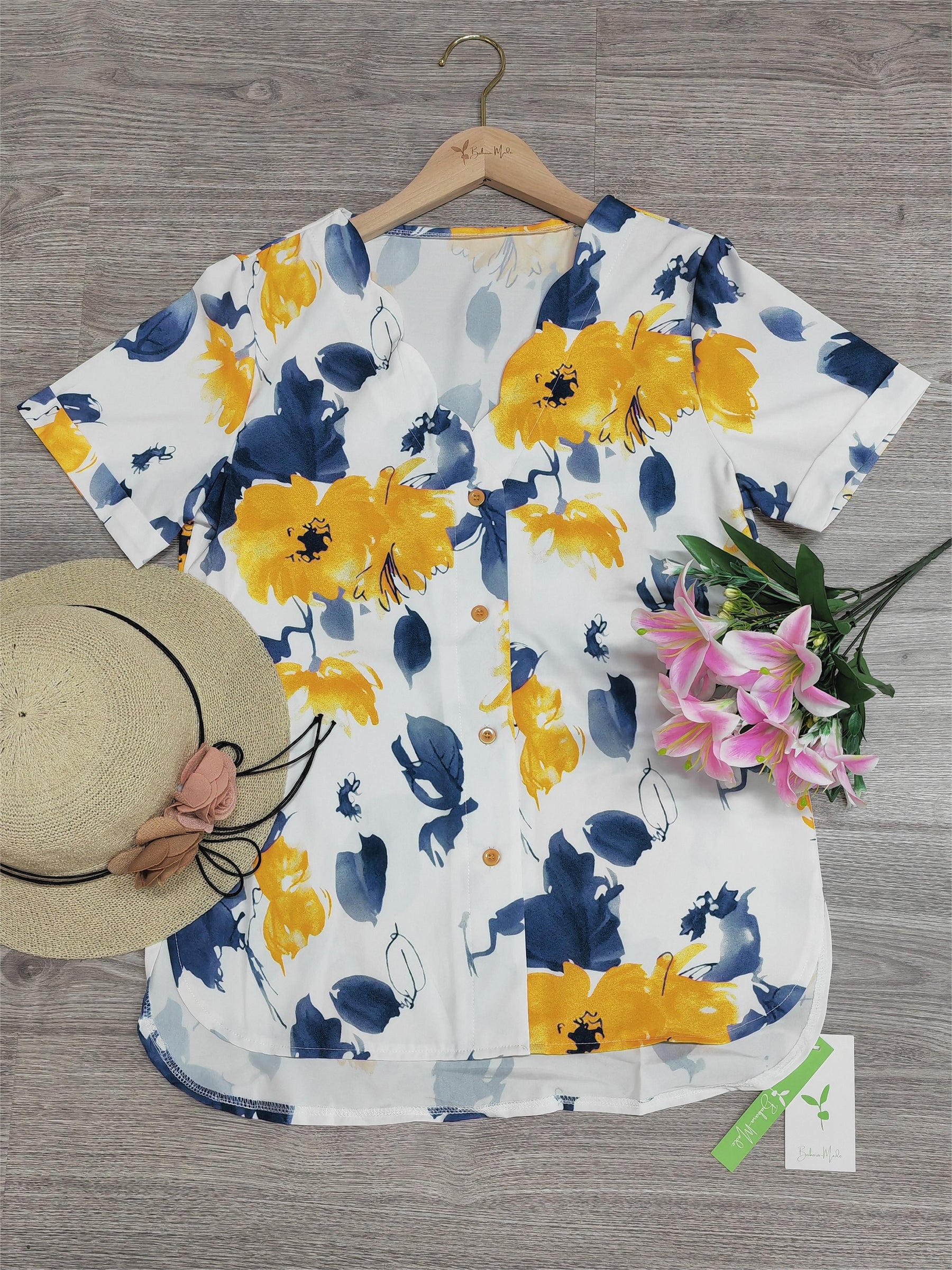 SpringStil® - Romantic short-sleeved top with floral print