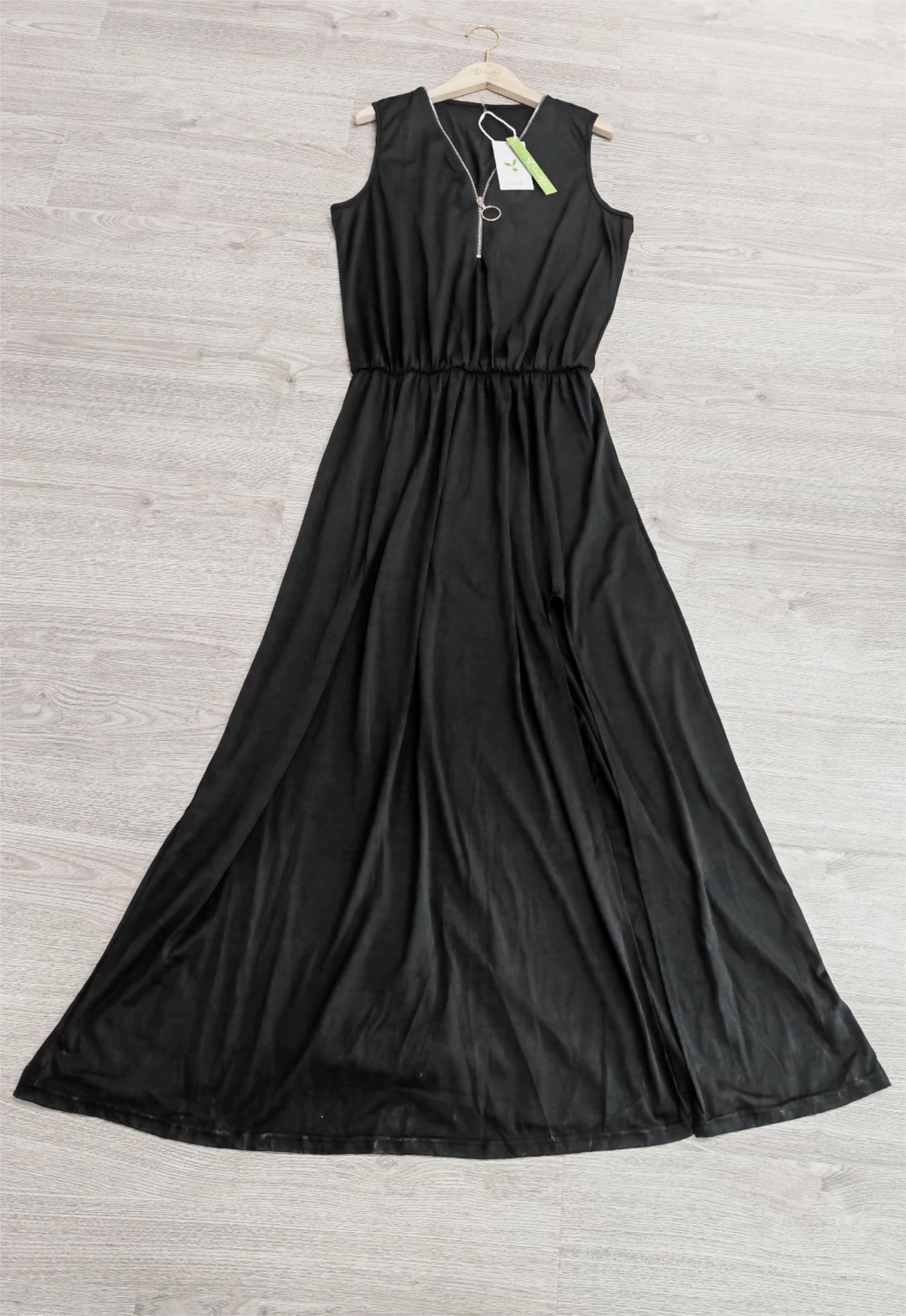 SpringStil® - Black sleeveless maxi dress with illusion pleats