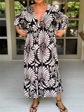 BlütenBliss® - Black and white maxi dress with 3/4 sleeves