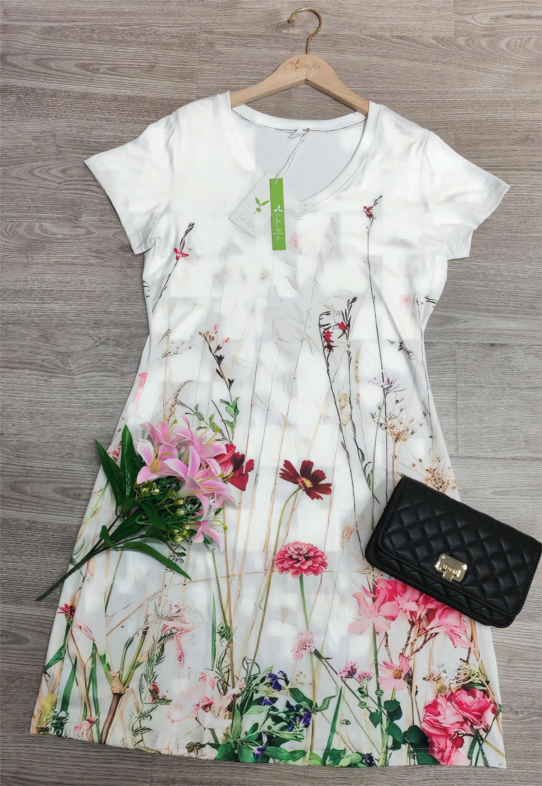 Naturlux® - Romantic mini dress with short sleeves and V-neck