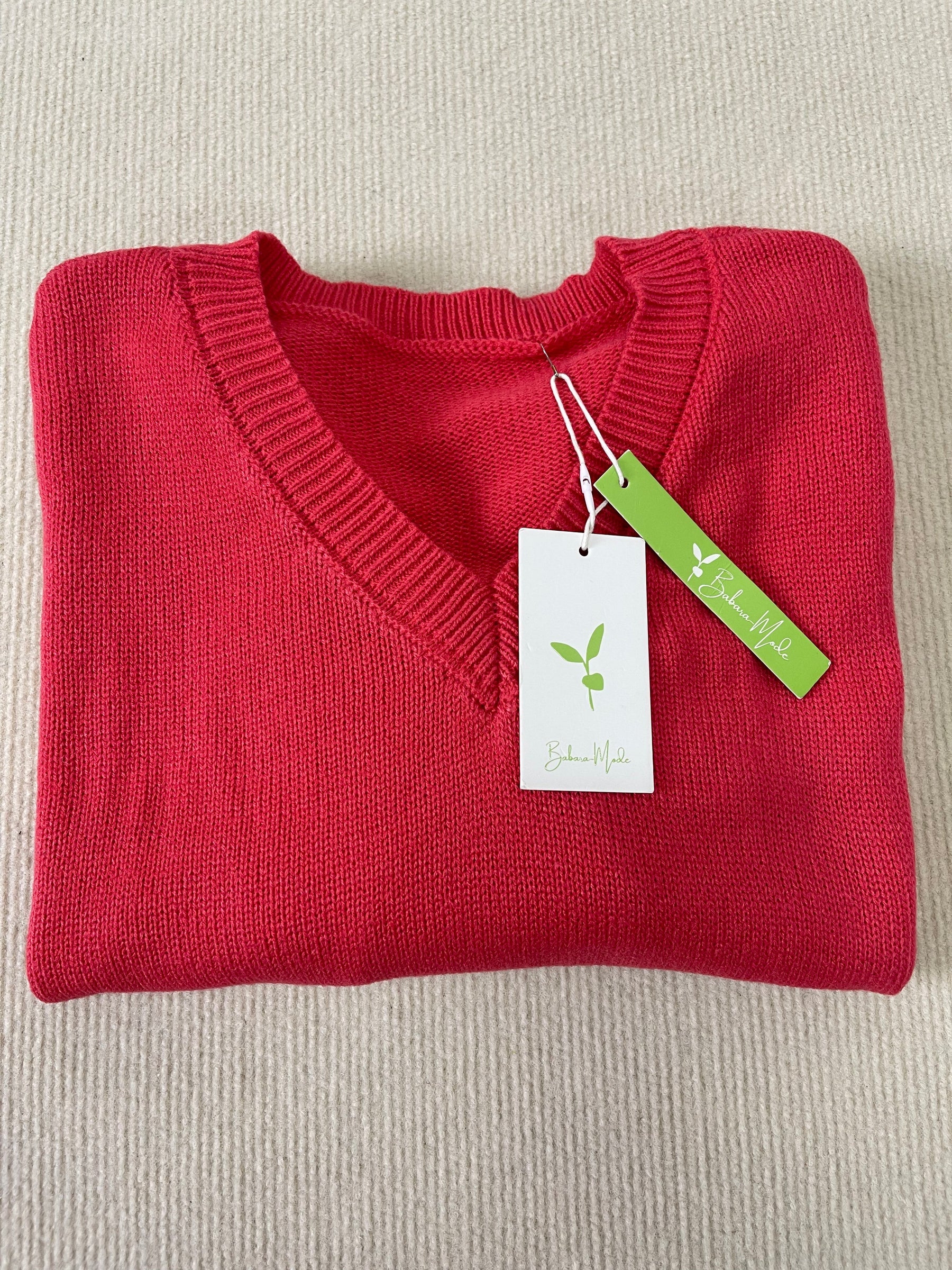 WinterStil® - Solid red sweater with V-neck for a good mood