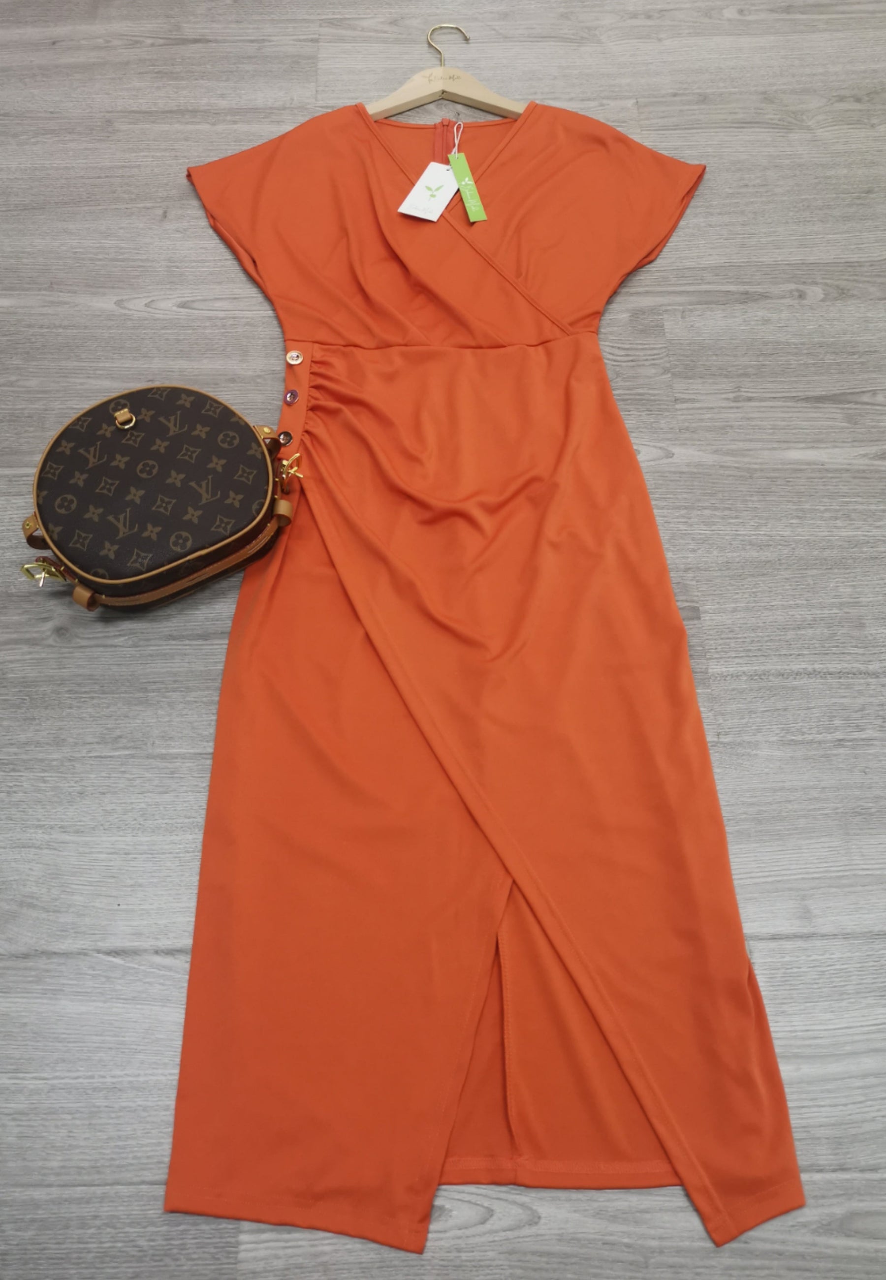 FallStil® - Orange solid V-neck midi dress