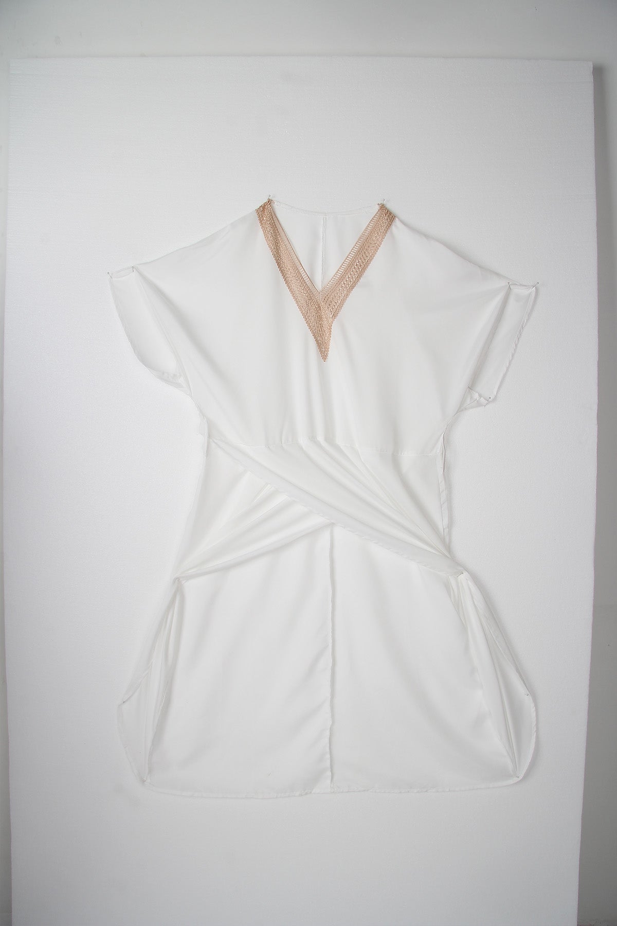 SpringStil® - Modern white midi dress with V-neck