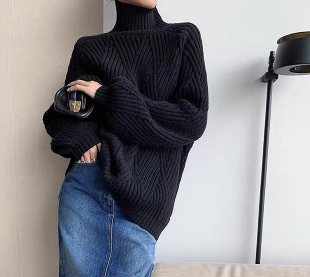 Monci® - Black plain sweater with high neck