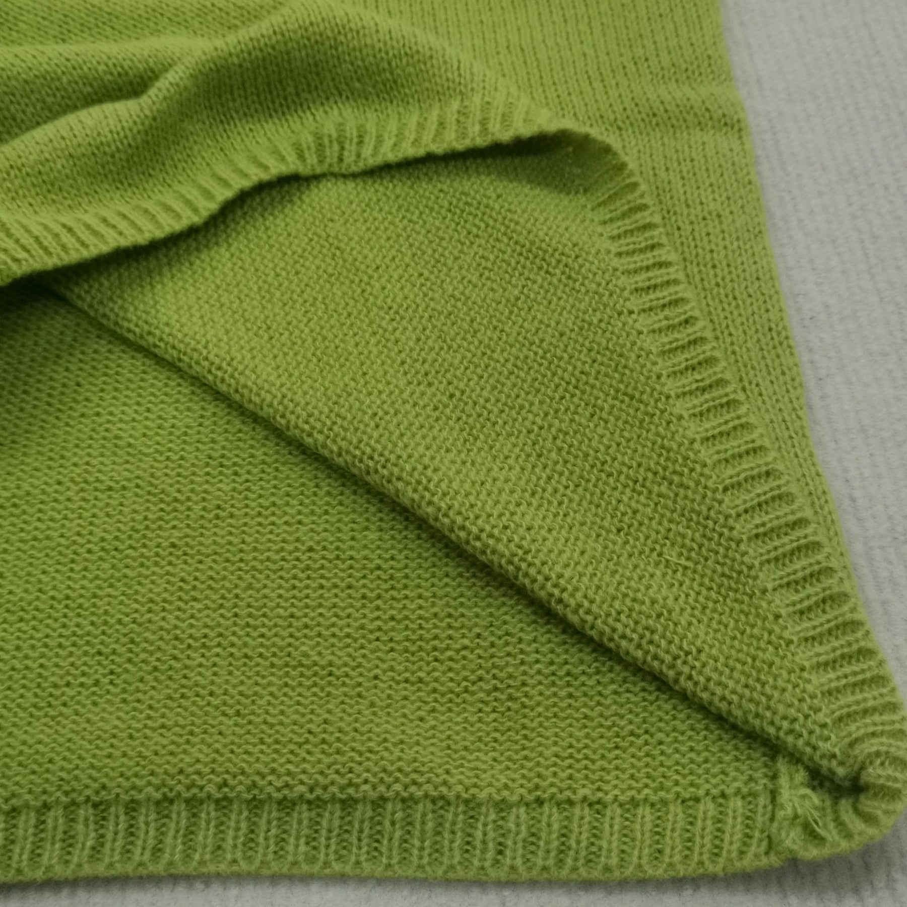 HerbstTrend® - Green plain V-neck sweater