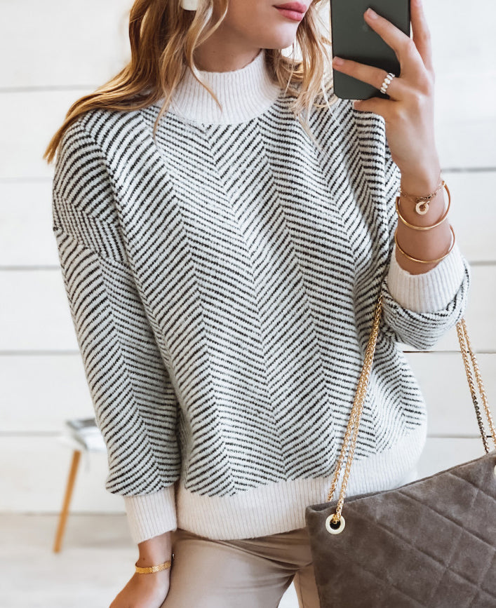 WinterStil® - Elegant long-sleeved sweater with print